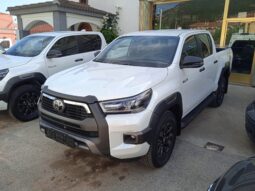 TOYOYA HILUX DOBLE CABINA 2.8D4D