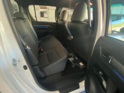 TOYOYA HILUX DOBLE CABINA 2.8D4D lleno